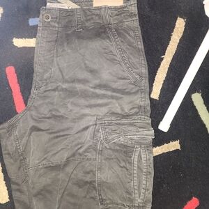American Eagle Outfitters Men's Dark Gray Cargo Shorts
